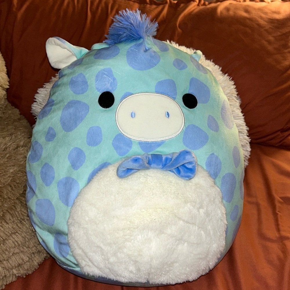 Vitto the Giraffe Squishmallow 14 inch